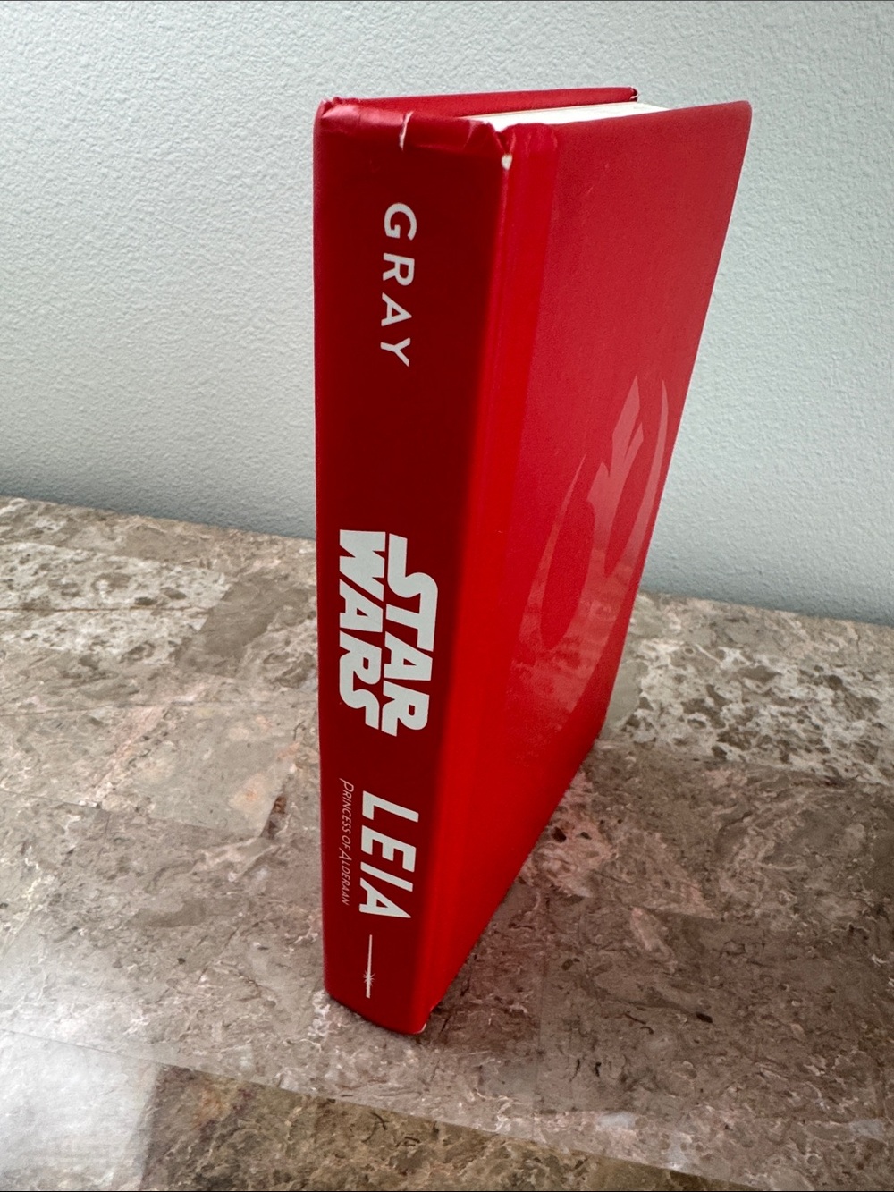 Hardcover Book Star Wars Leia